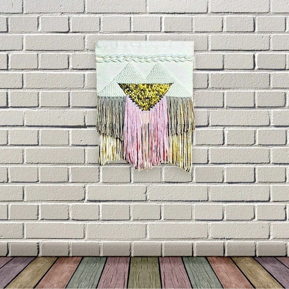 Pier 1 Macrame Woven Tapestry Wall Hanging with Gold Sequin Accents Boho Chunky - Picture 3 of 9